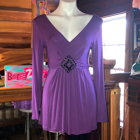 Gorgeous sexy purple low cut detailed shirt NWT - Picture 2 of 12